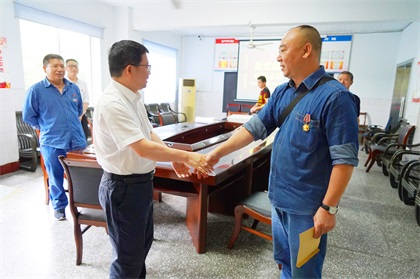 慰問老兵 (4).JPG