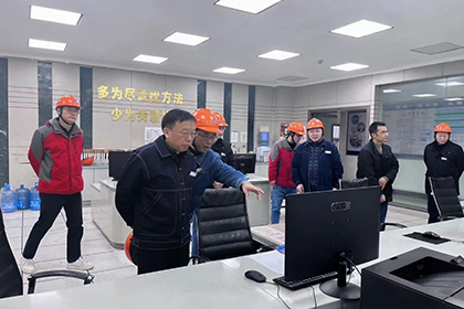 瀘天化股份公司總經(jīng)理傅利才一行檢查指導110千伏變電站技改工作