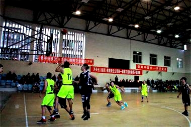 瀘天化股份代表隊獲集團(tuán)公司第一屆職工運(yùn)動會男子籃球賽冠軍