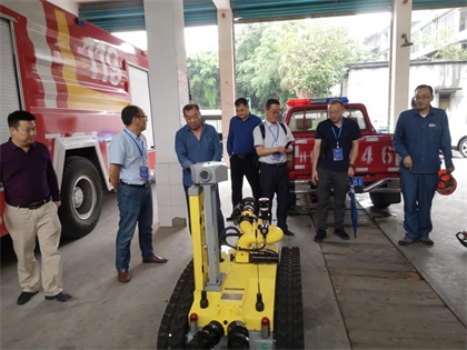 瀘州市應急局指揮中心調(diào)研瀘天化應急管理工作