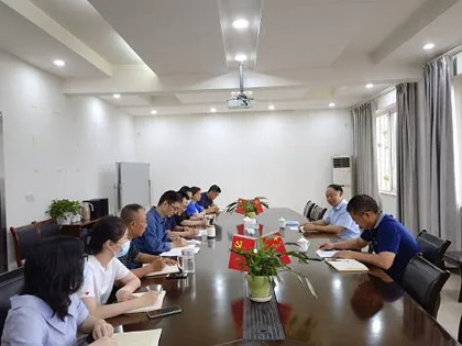 瀘天化股份公司黨委書記、董事長廖廷君到進(jìn)出口公司調(diào)研指導(dǎo)工作