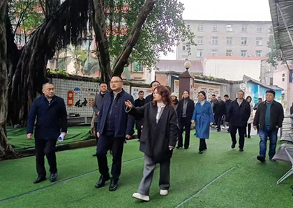 納溪區(qū)委書記袁維榮調(diào)研弘潤(rùn)養(yǎng)老分公司